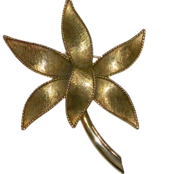 Vtg Signed EMMONS Gold tone Textured Leaf Brooch Pin - Picture 1 of 5
